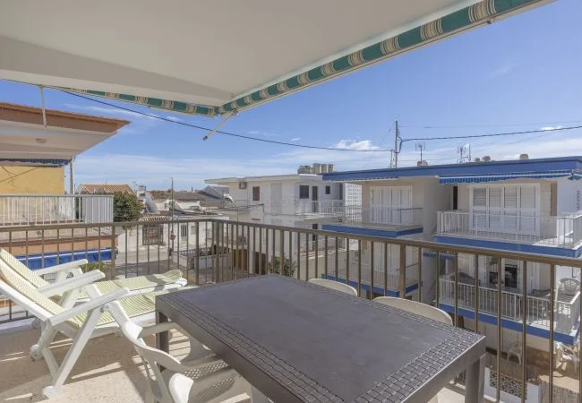 Three-bedroom apartment near Oliva beach