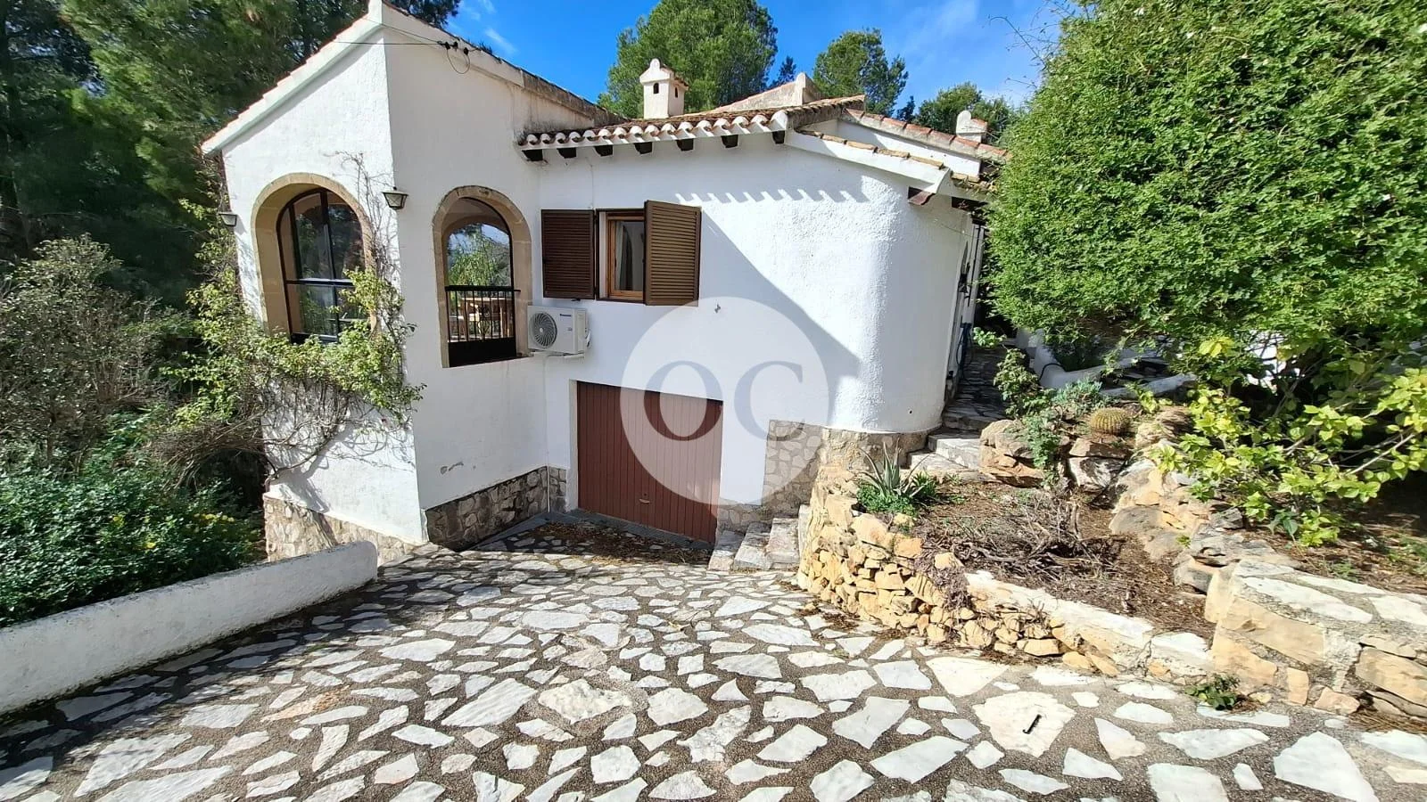 Montgó chalet with large plot