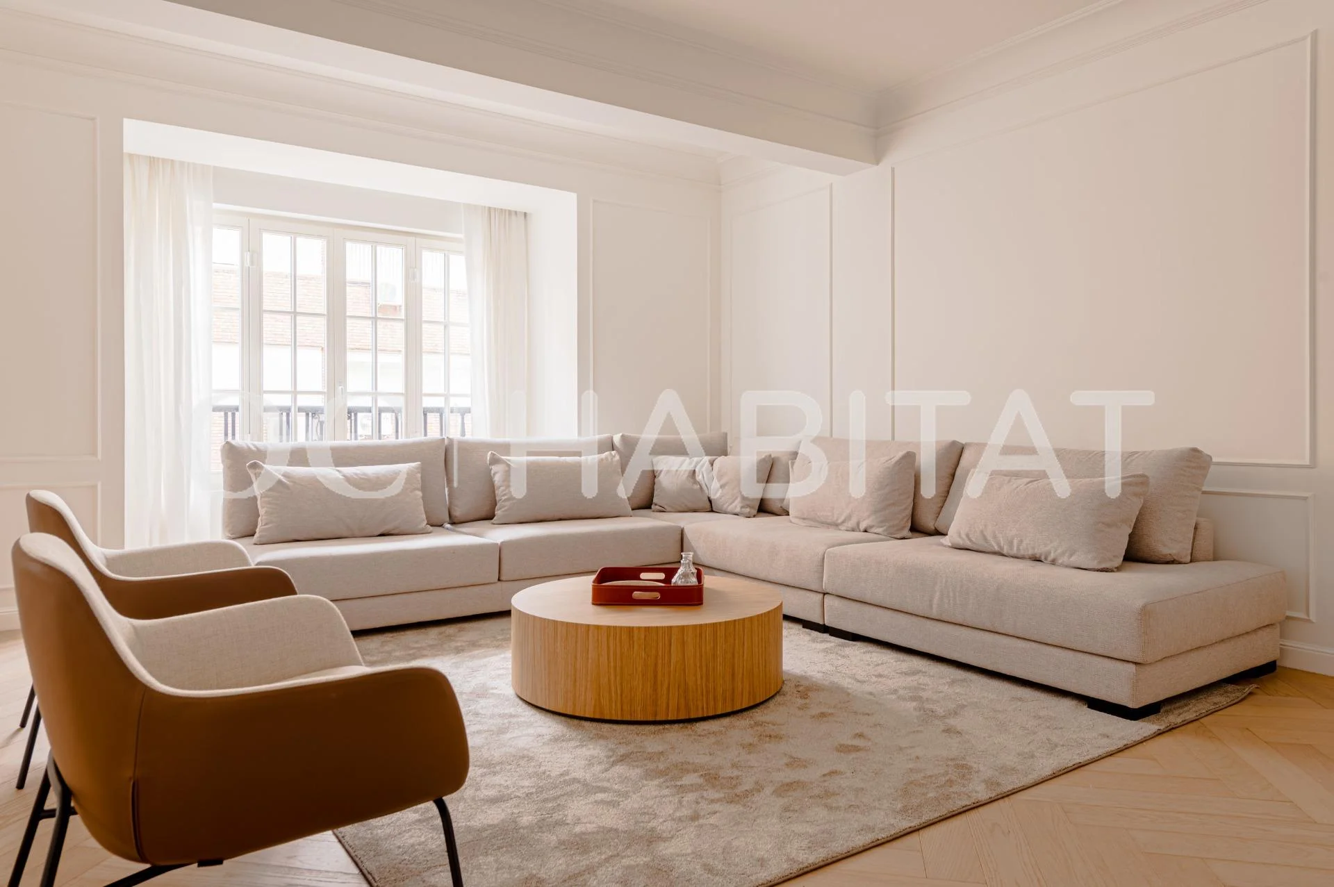 Salamanca flat, 377 m², five bedrooms