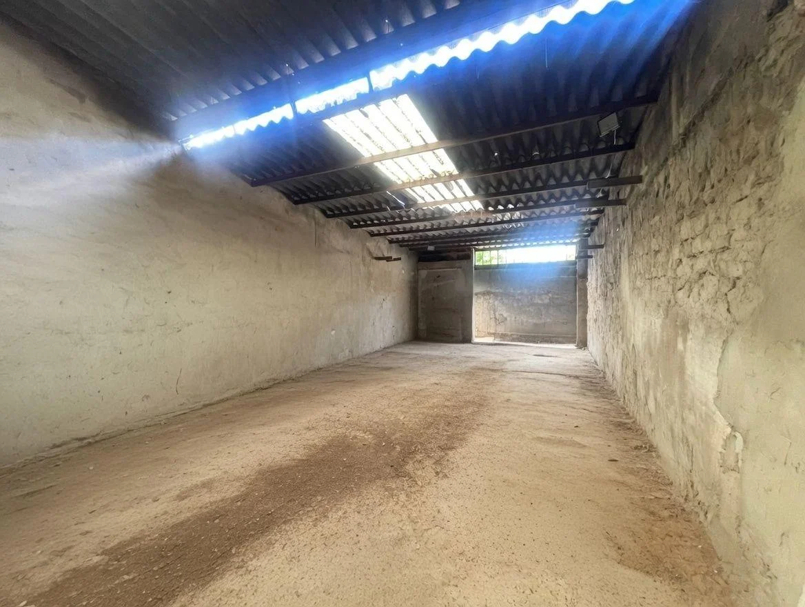 Almacén industrial en Llíria, 69 m²