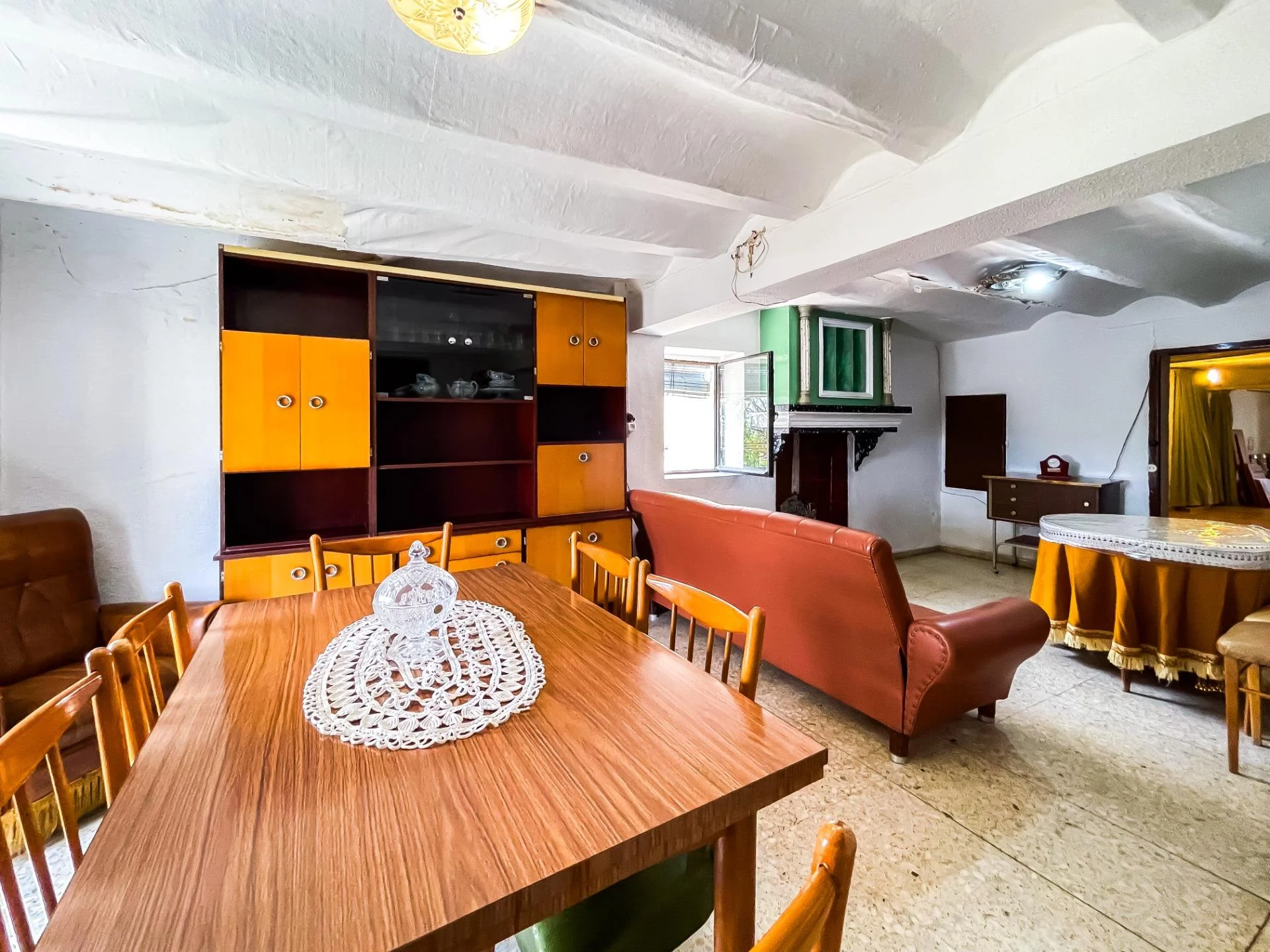 Adosado en Requena, 334 m² y patio