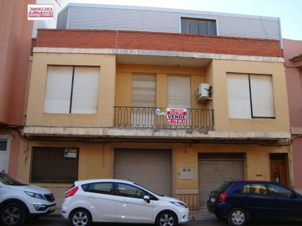 Edificio para reformar en Benifaió, 497 m²