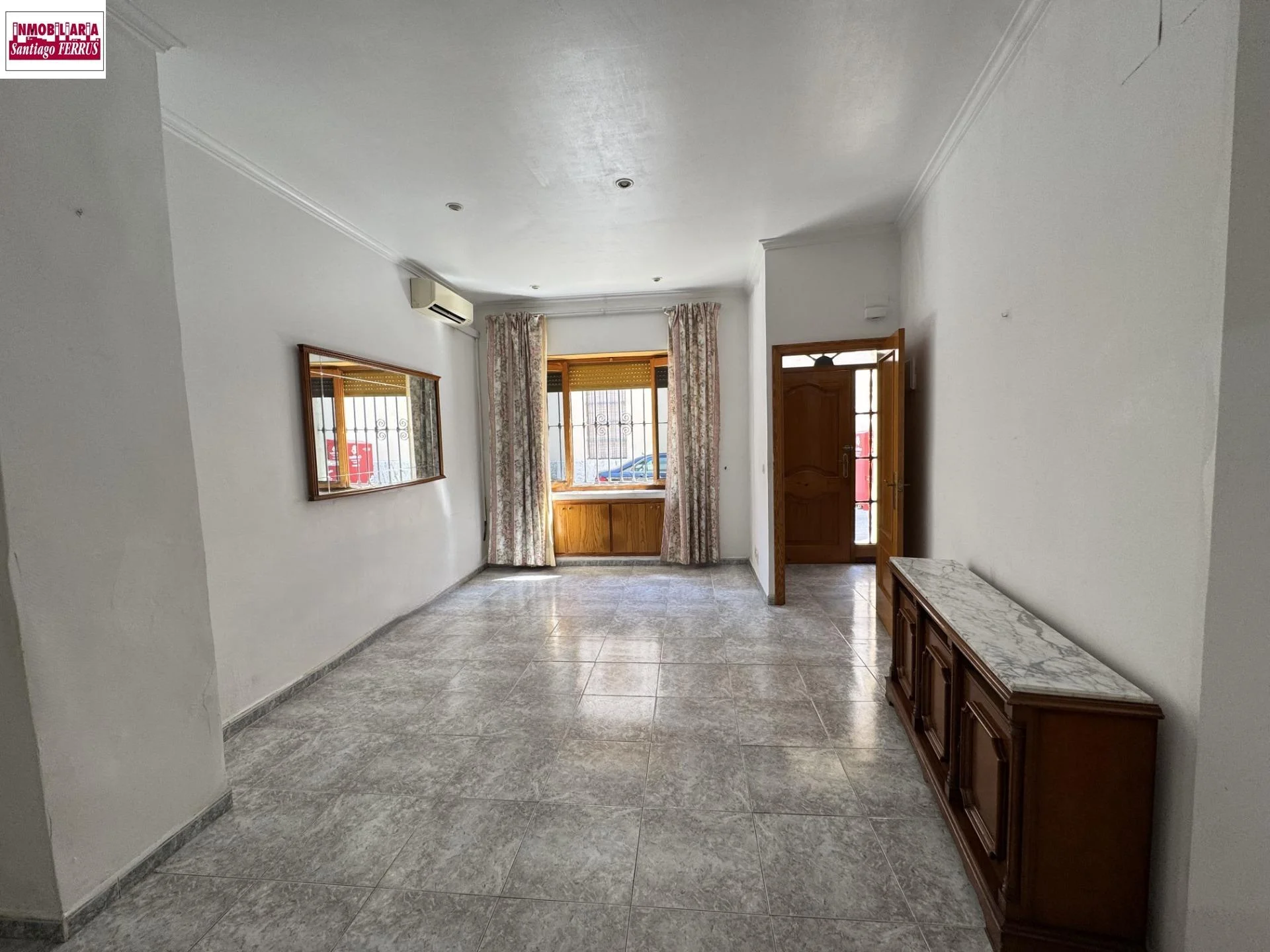Casa reformada céntrica en Sollana, cinco dormitorios