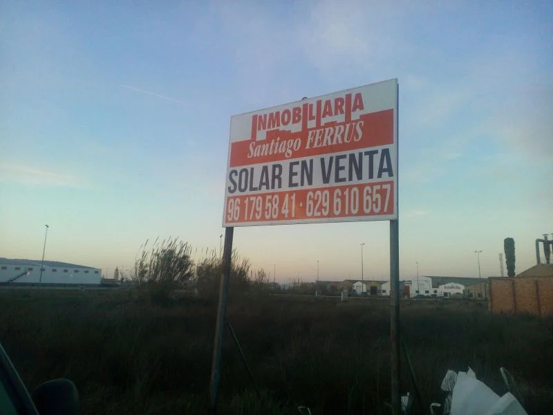 Industrial plot near Ford, 1,102 m²