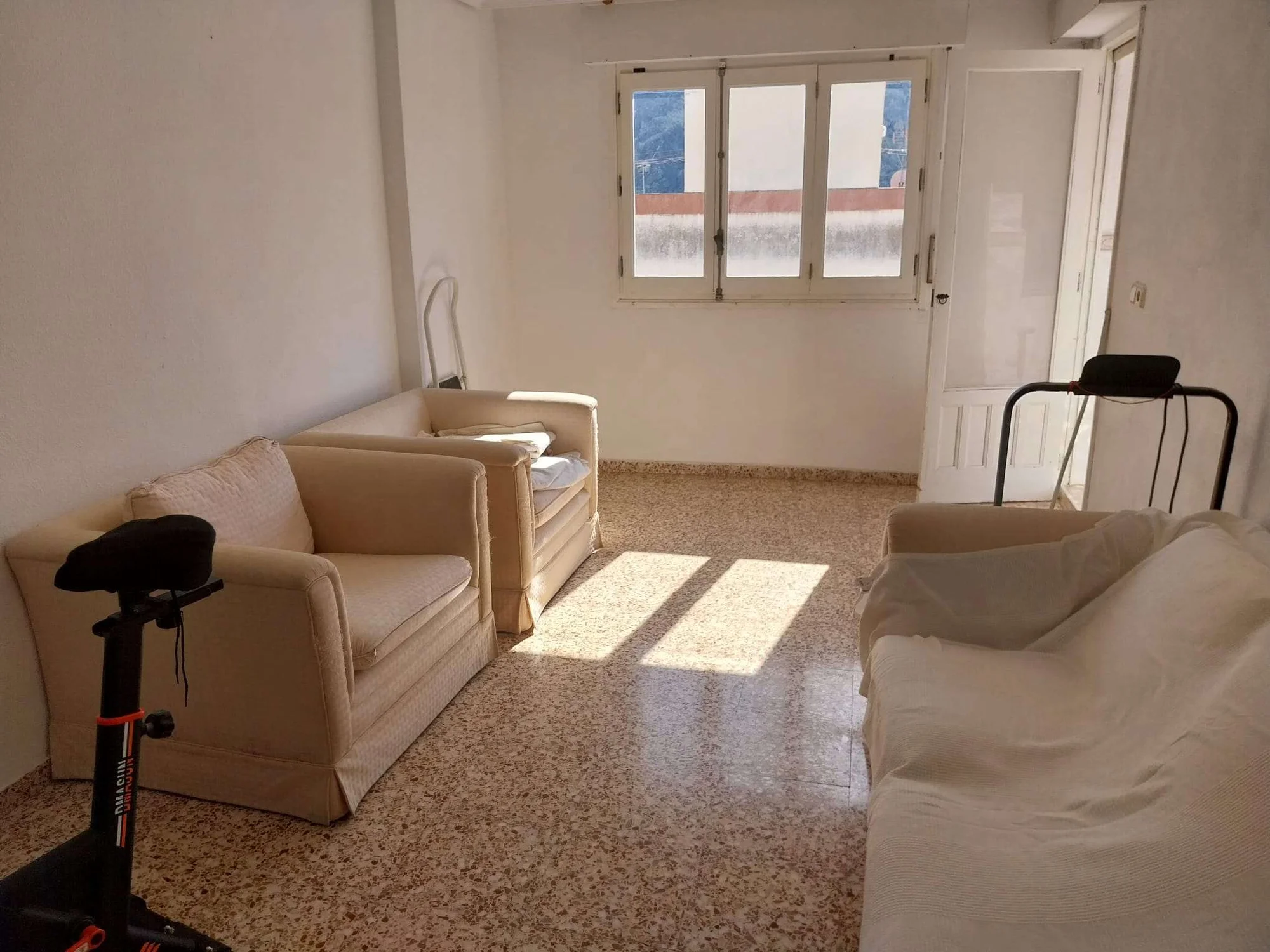 Piso cuarto con garaje cerca de playas