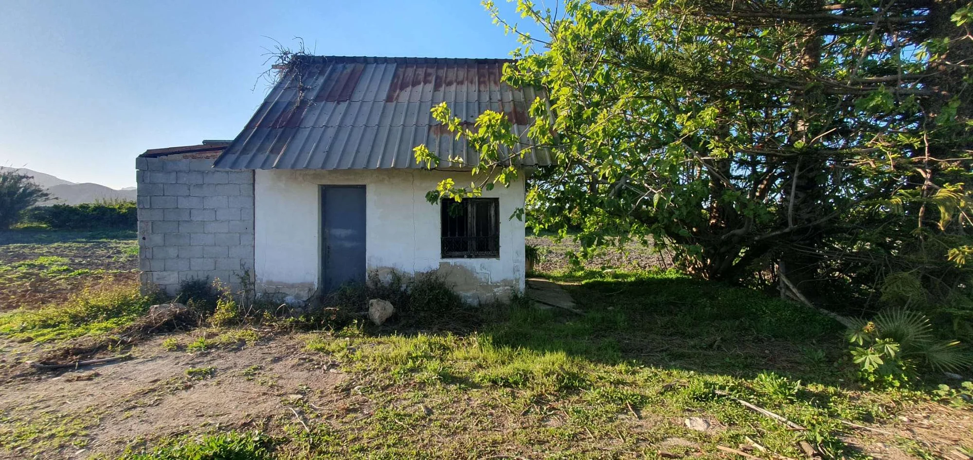 Rural plot near Tavernes beach