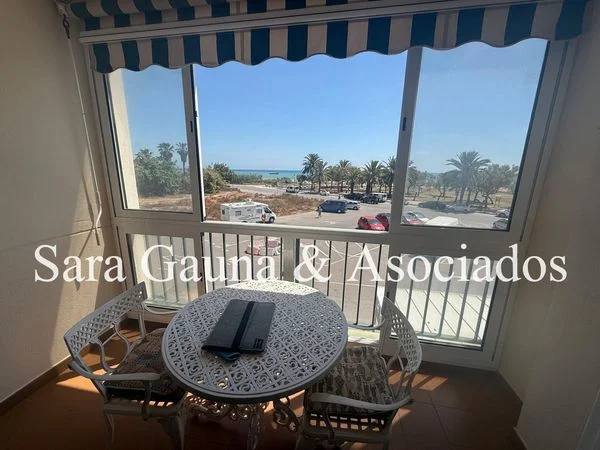 Seafront flat with two bedrooms