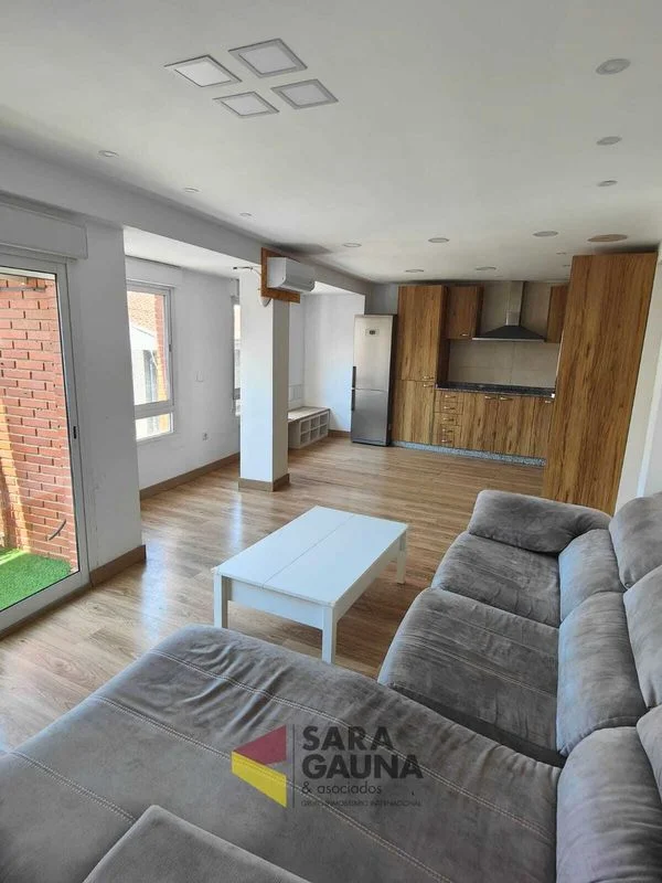 Fully renovated Sagunto flat, four bedrooms