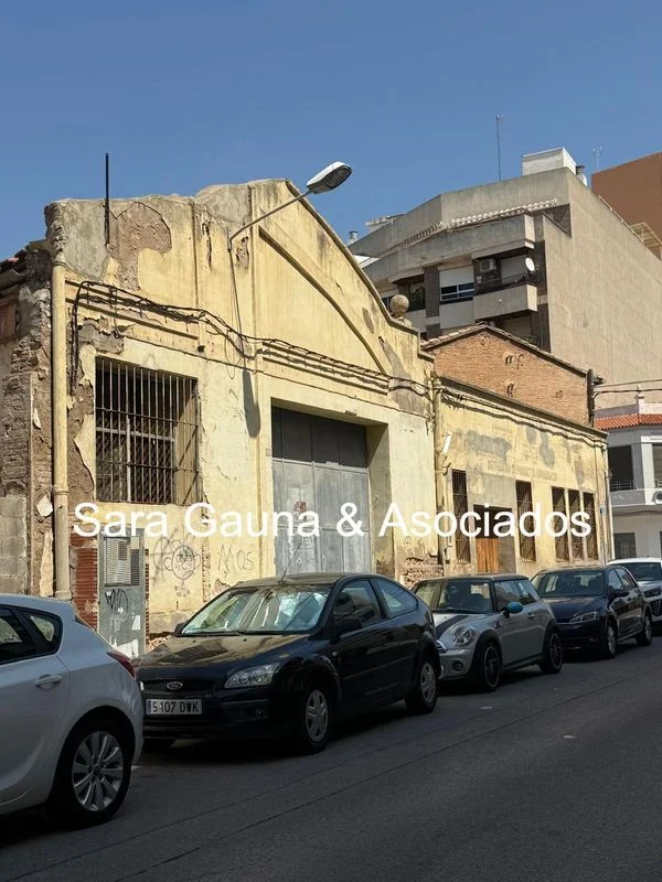 Nave urbana cerca del centro de Villarreal