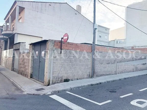 Parcela urbana en Faura con proyecto