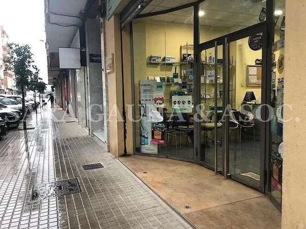 Local comercial a pie de calle en Sagunto, 233 m²