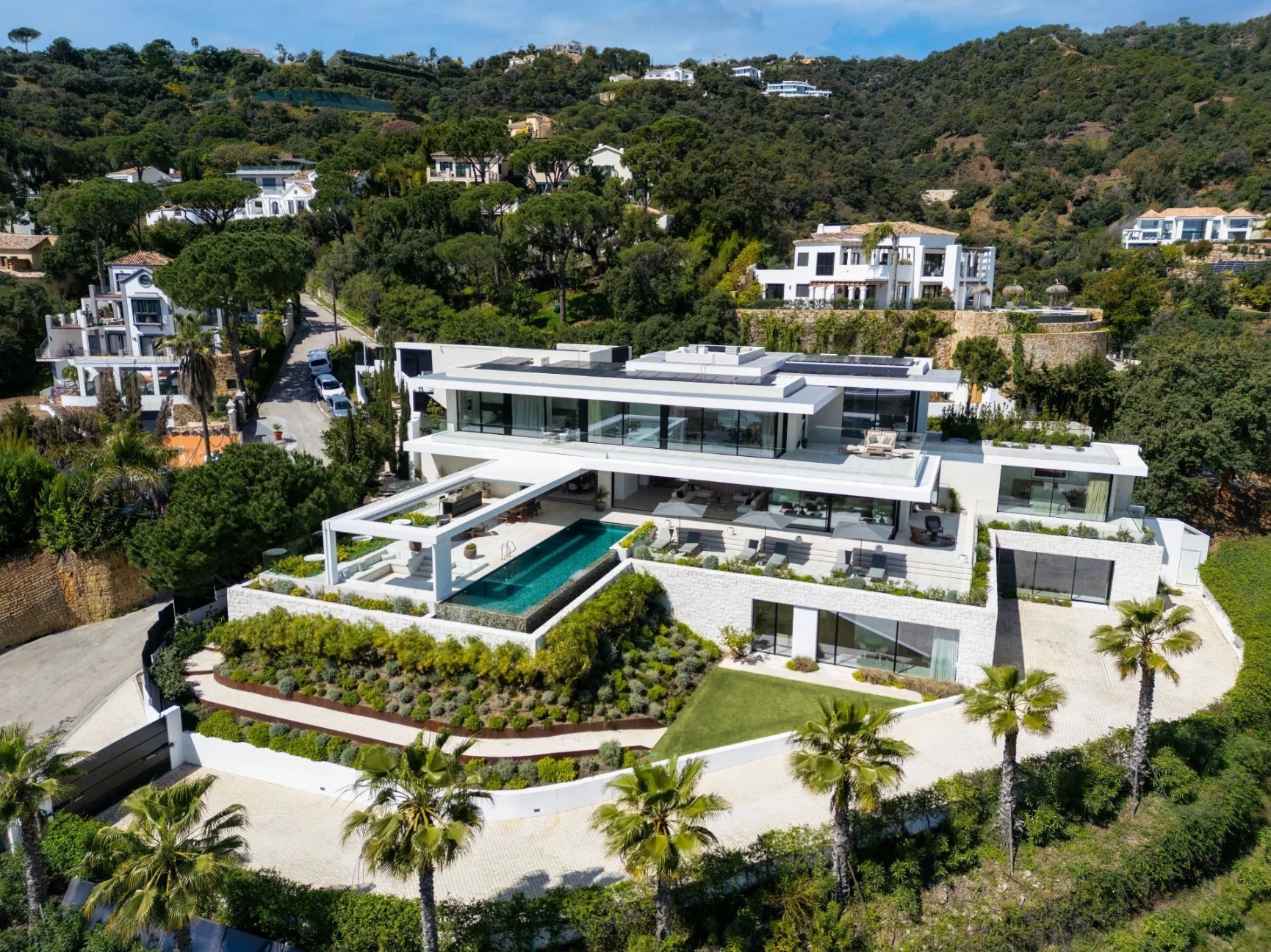 Contemporary villa in El Madroñal, 8 bedrooms