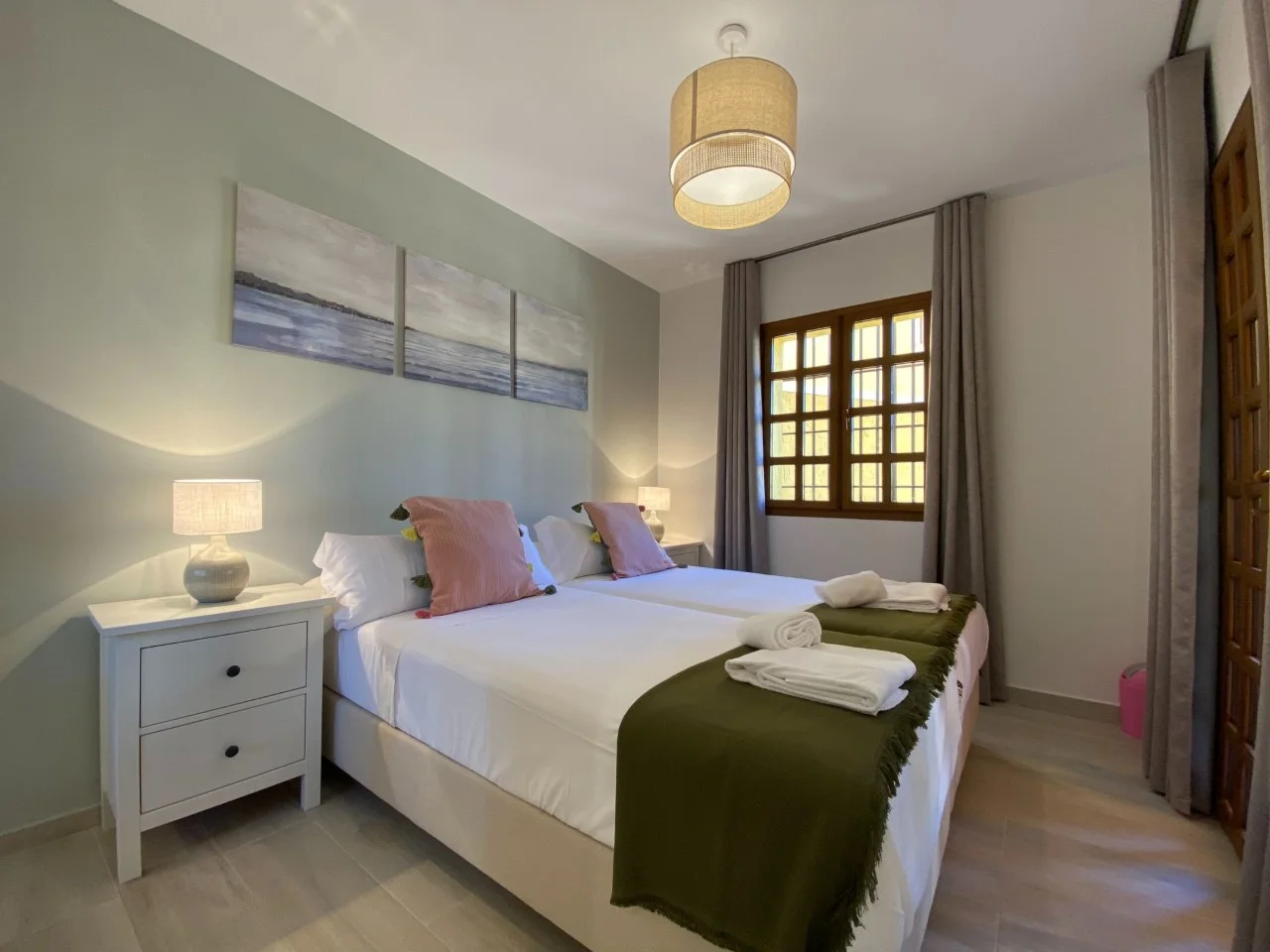 Apartamento de dos dormitorios con piscinas comunitarias