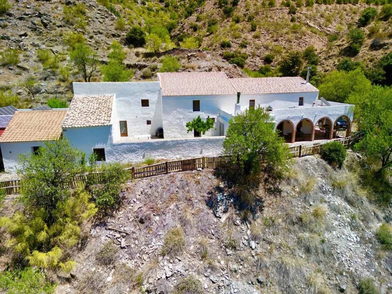 Rural cortijo with hunting estate