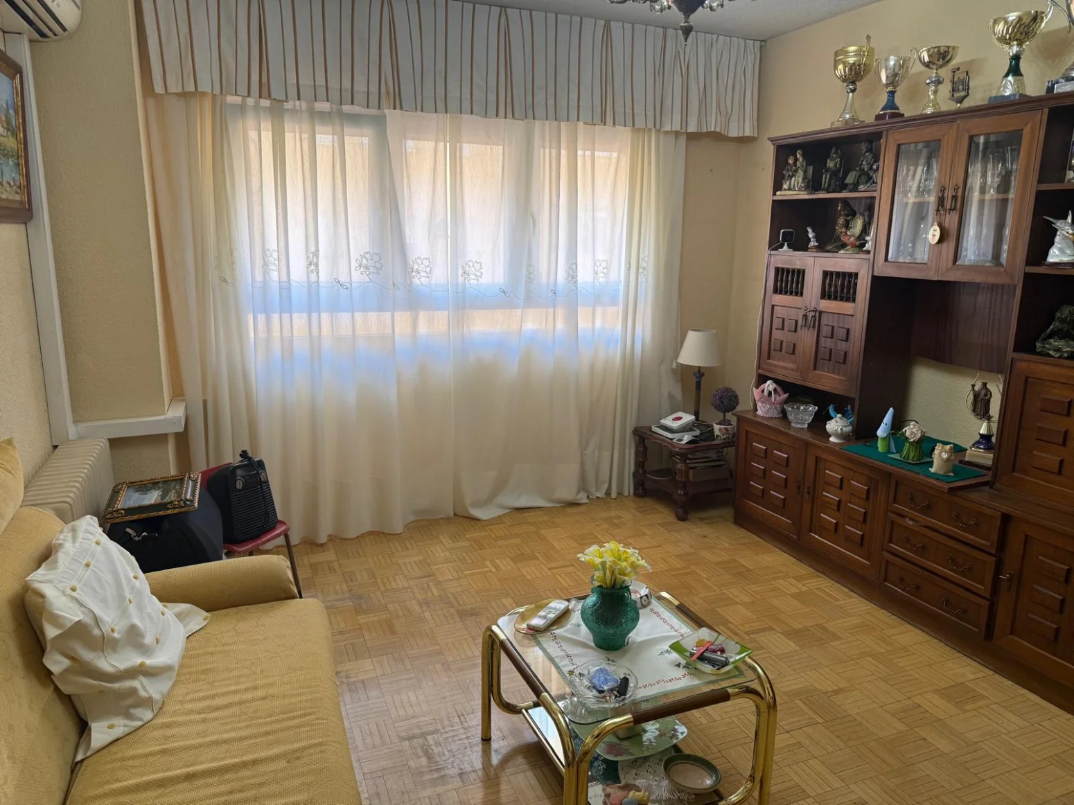 Two-bedroom flat with terrace