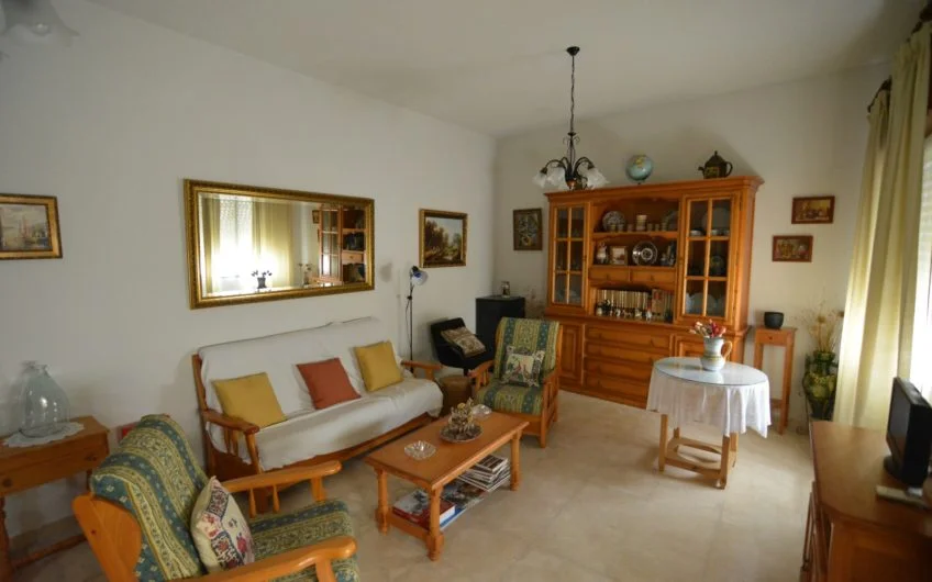 Casa de dos plantas y cuatro dormitorios