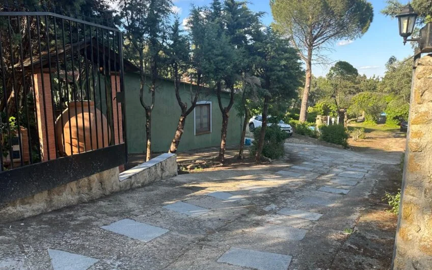 Casa rústica cerca de Nuño Gómez con piscina