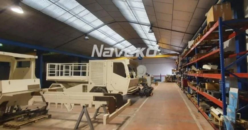 Tenanted industrial warehouse, 2,172 m²