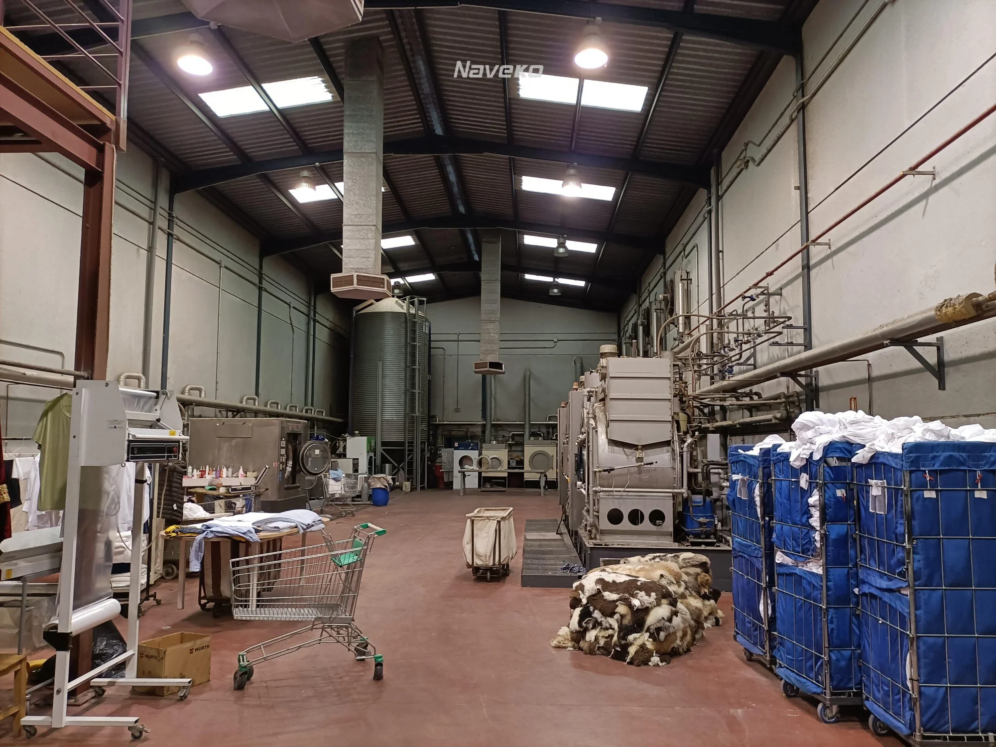 Industrial warehouse near Toledo, 1,569 m²
