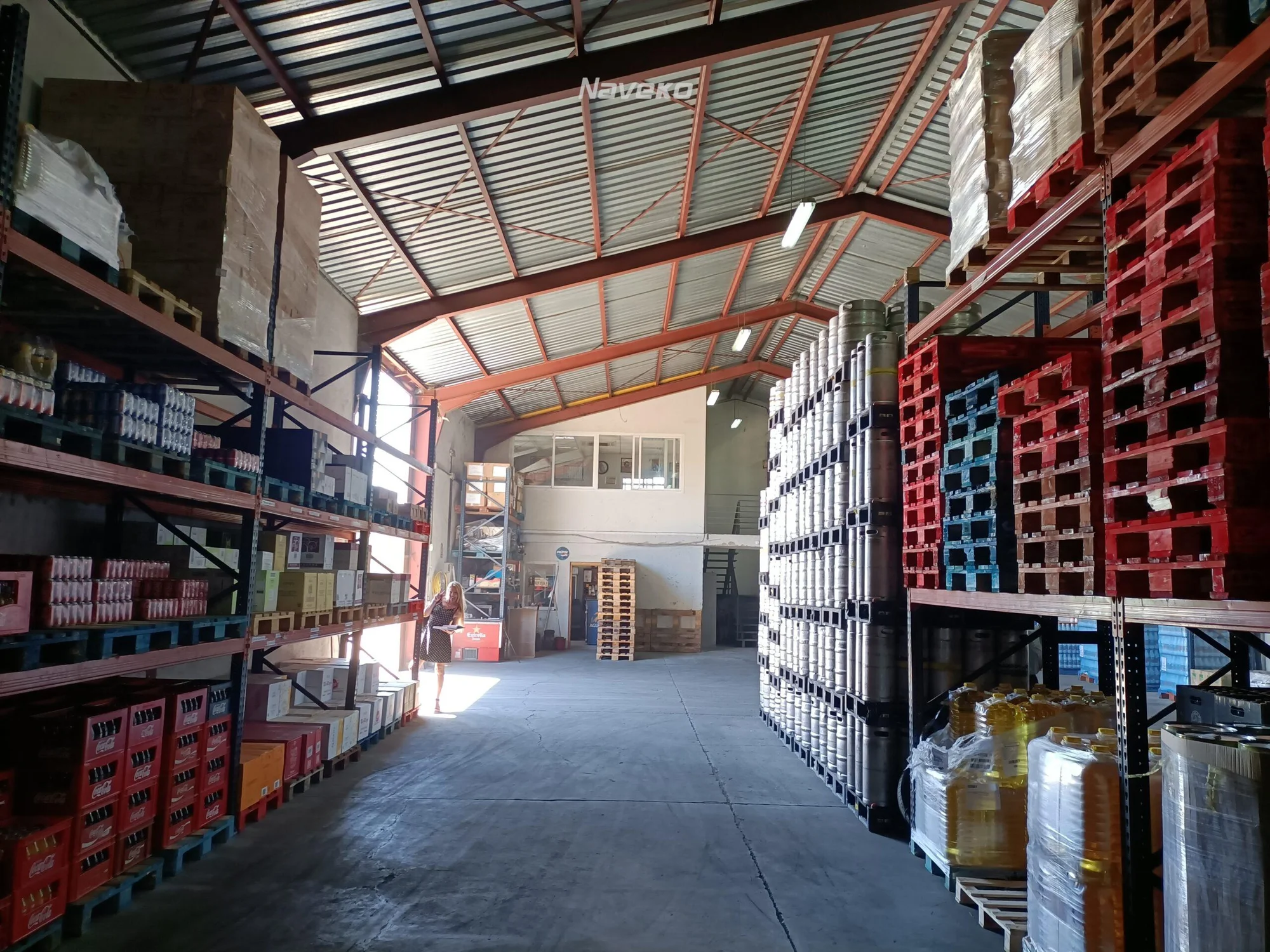 Nave industrial con parcela de 3.100 m²