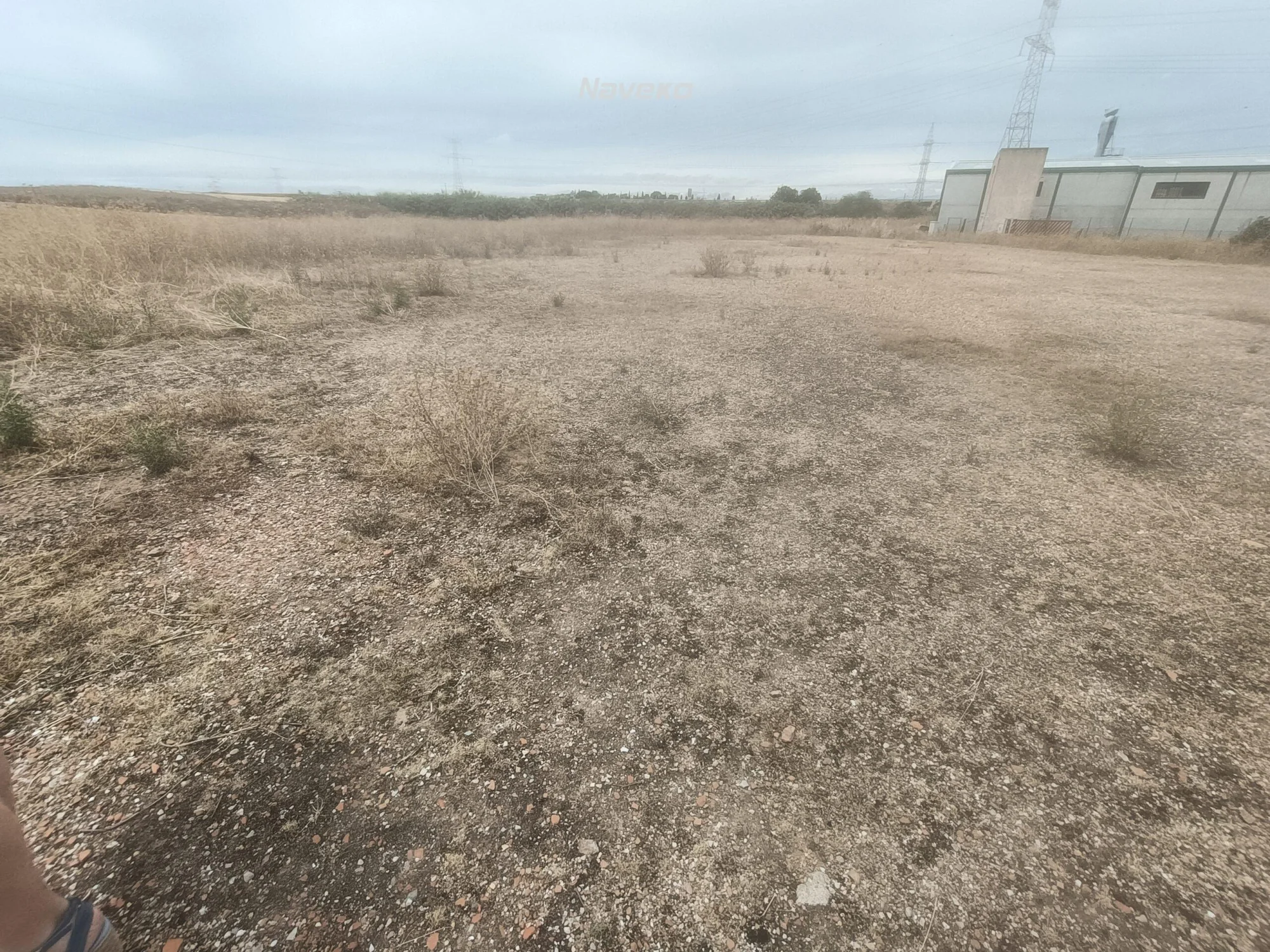 Parcela industrial con nave de 500 m²