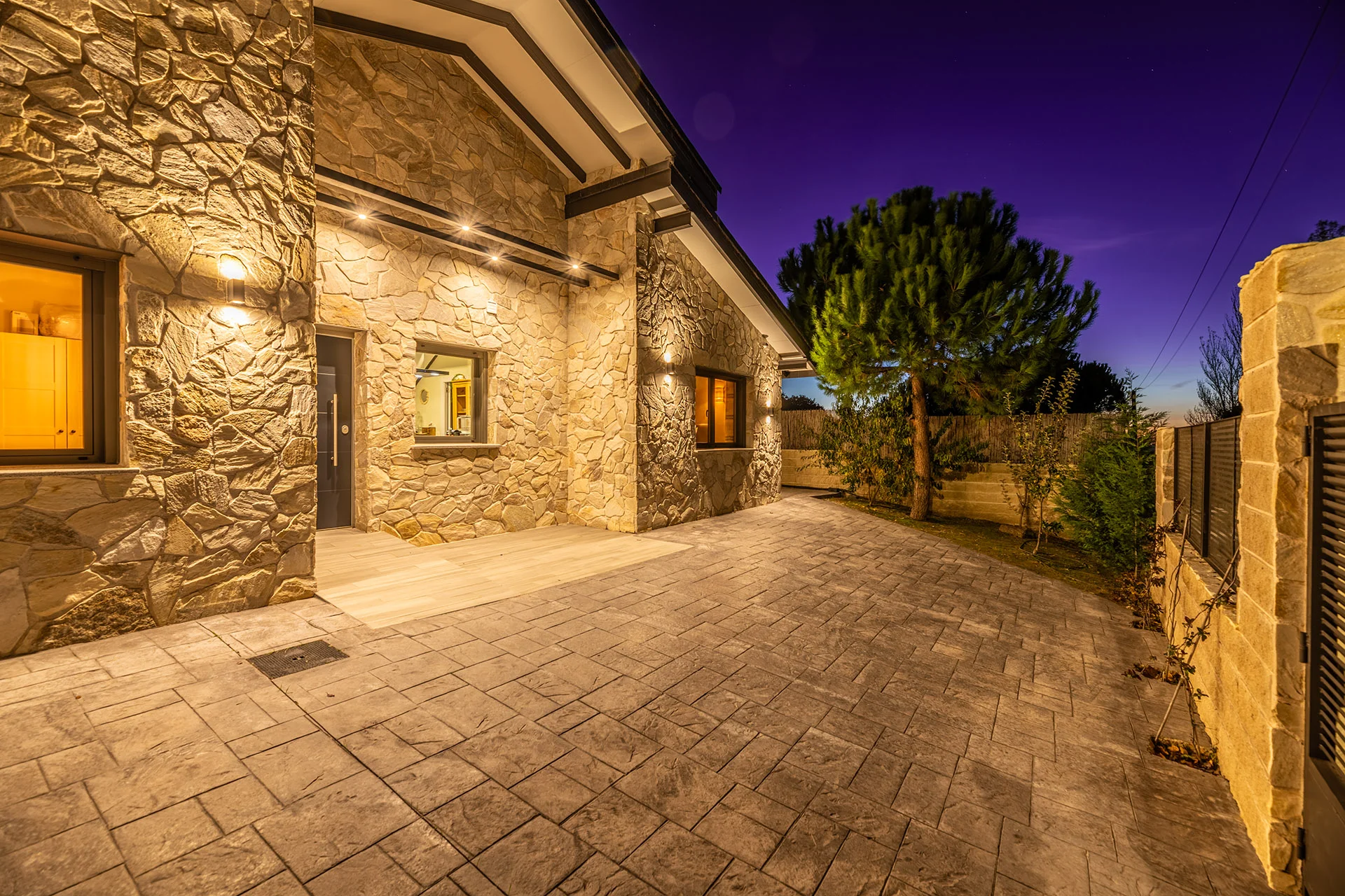High-efficiency six-bedroom house