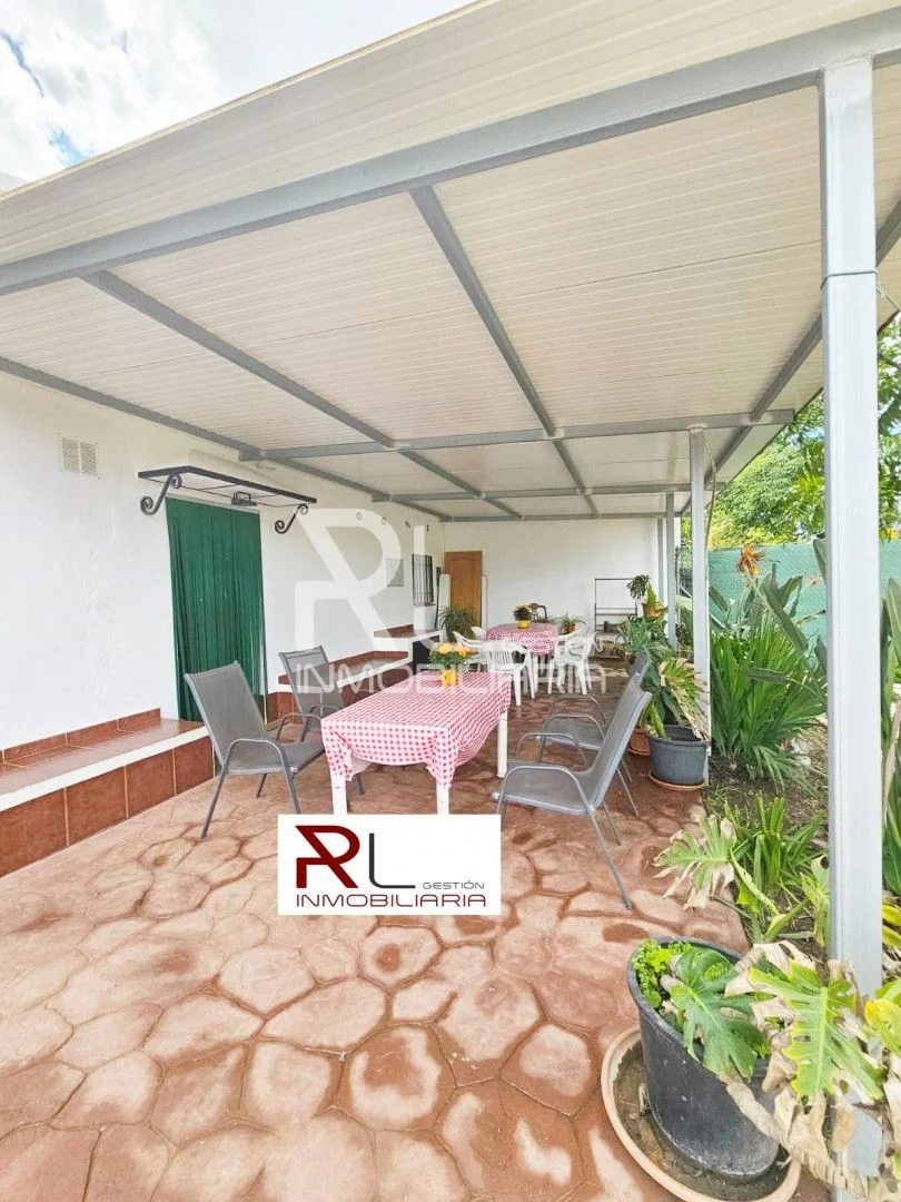 Rural estate with 4,188 m² plot