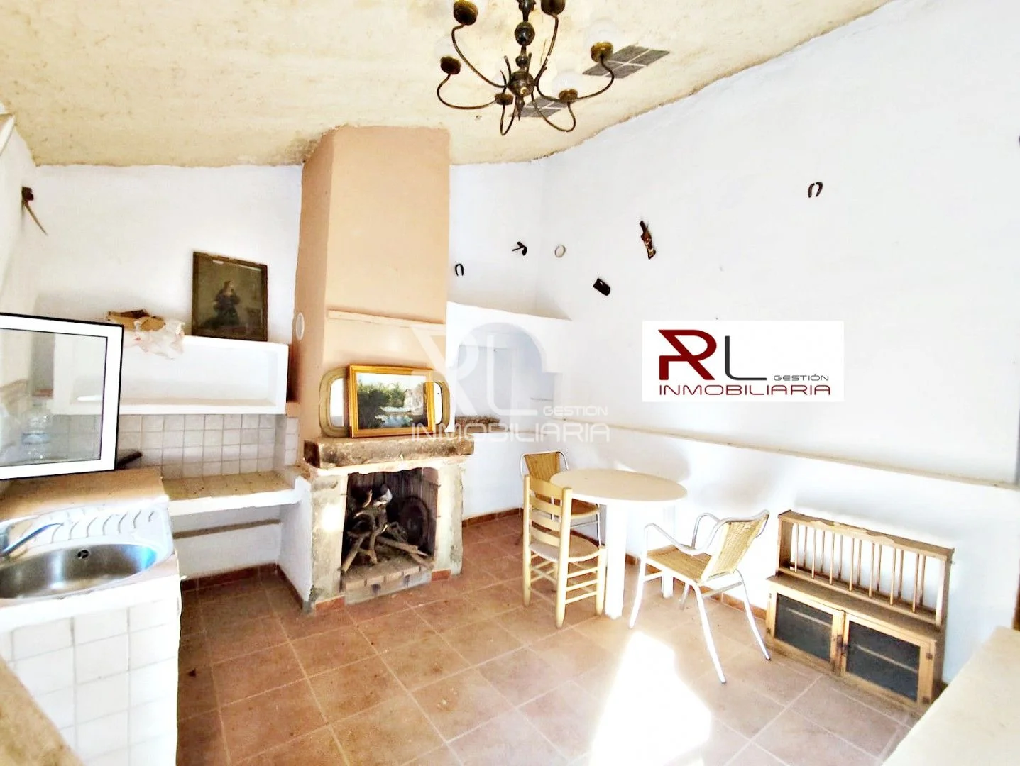 Finca rústica con parcela de 30.000 m²