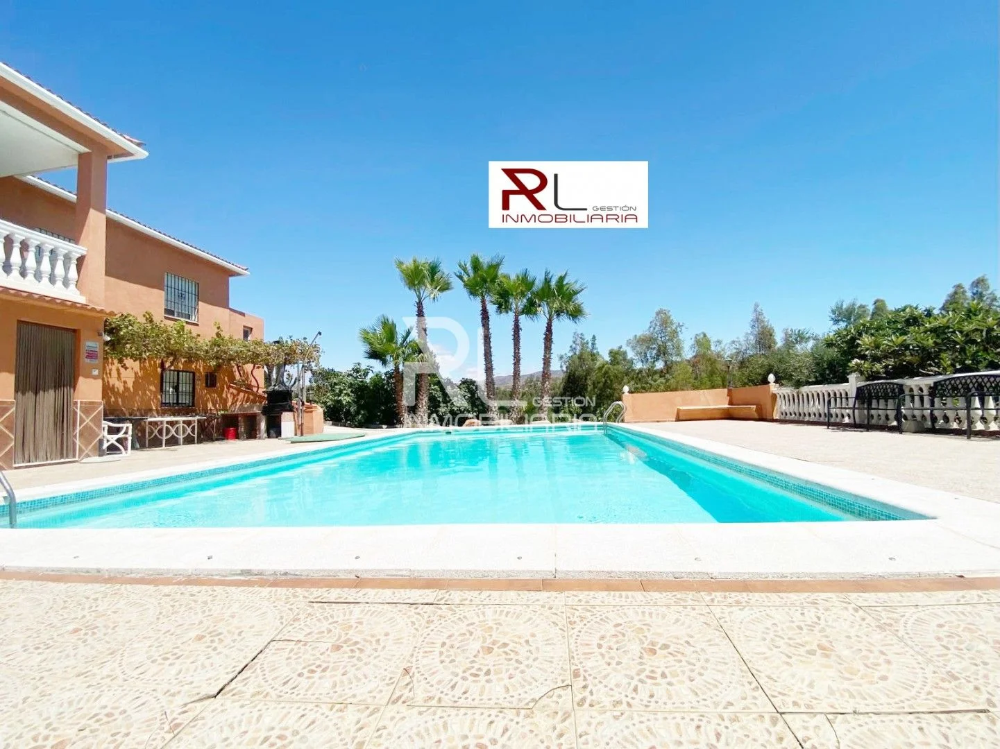 Casa de campo con piscina y 6 dormitorios