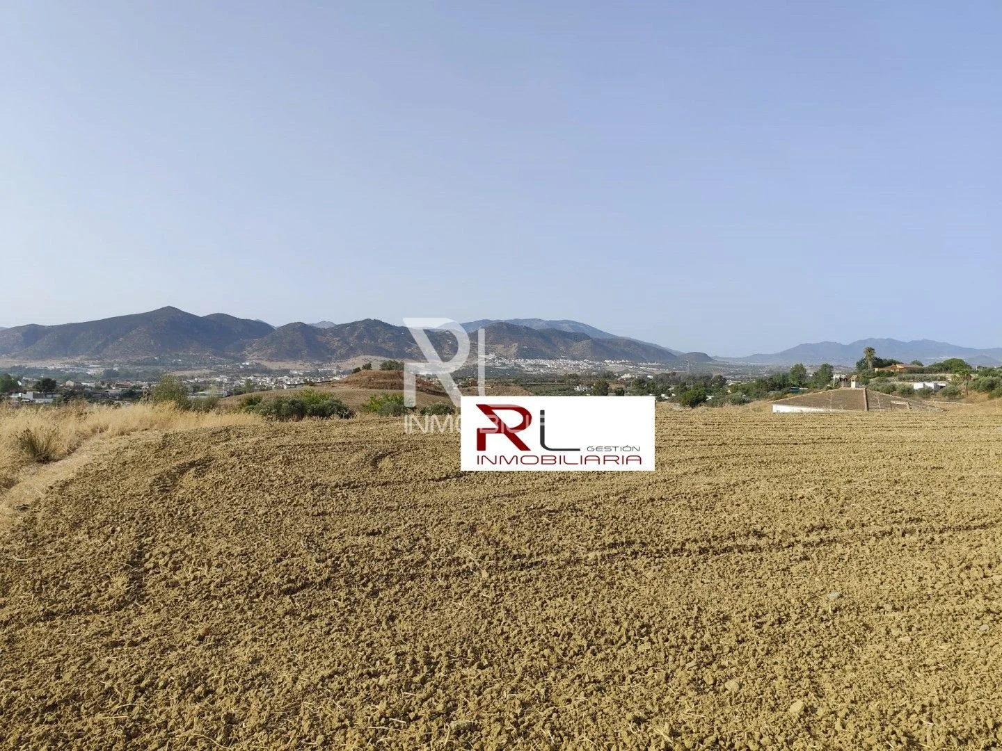 Serviced El Cano 5,000 m² Plot