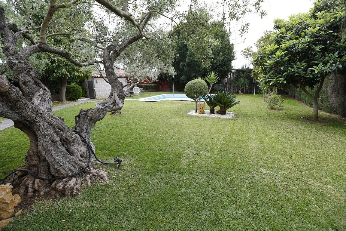 Mediterranean house with pool, 5 bedrooms