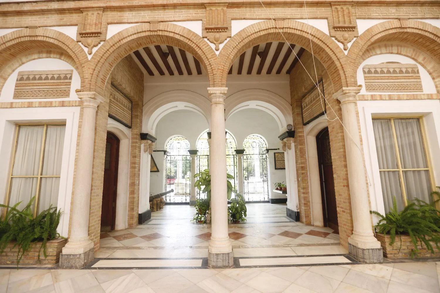 Historic palace in Córdoba, 2,500 m²
