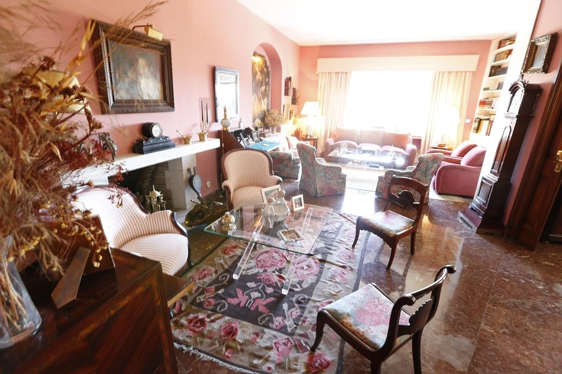 Large Los Remedios flat, 5 bedrooms