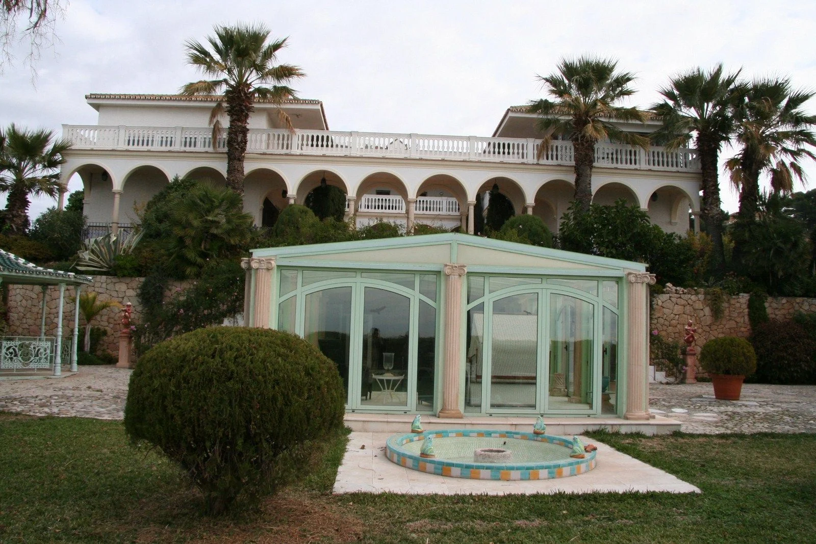 Large hillside manor with bay views
