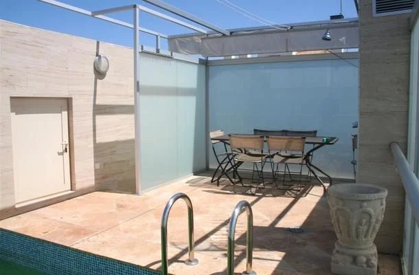 Casa contemporánea en Sevilla con piscina