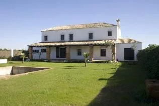 Cortijo cerca de Sevilla con instalaciones ecuestres