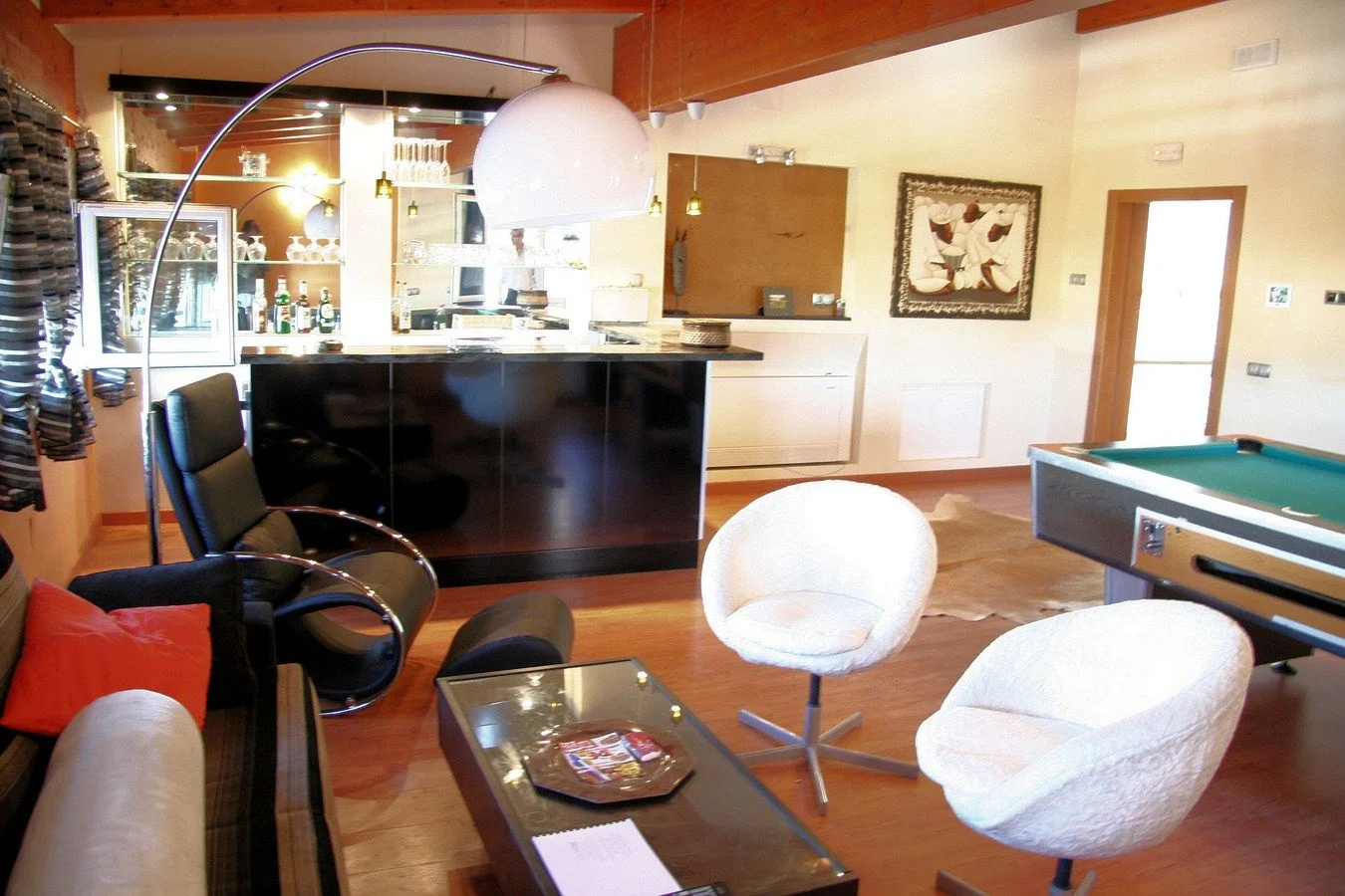 Automated five-bedroom villa in Aljarafe