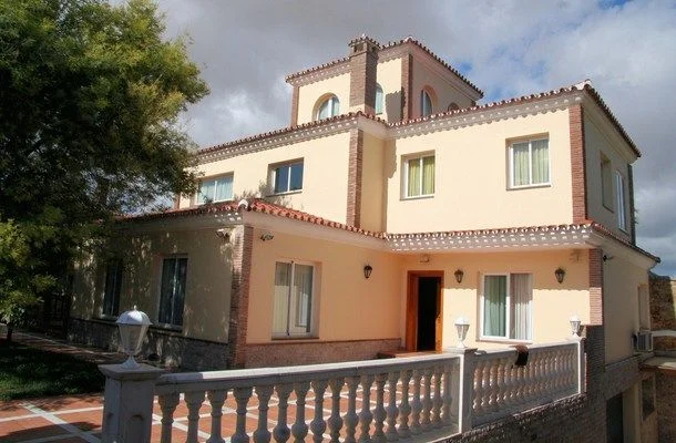 Amplia villa amueblada cerca de Sevilla