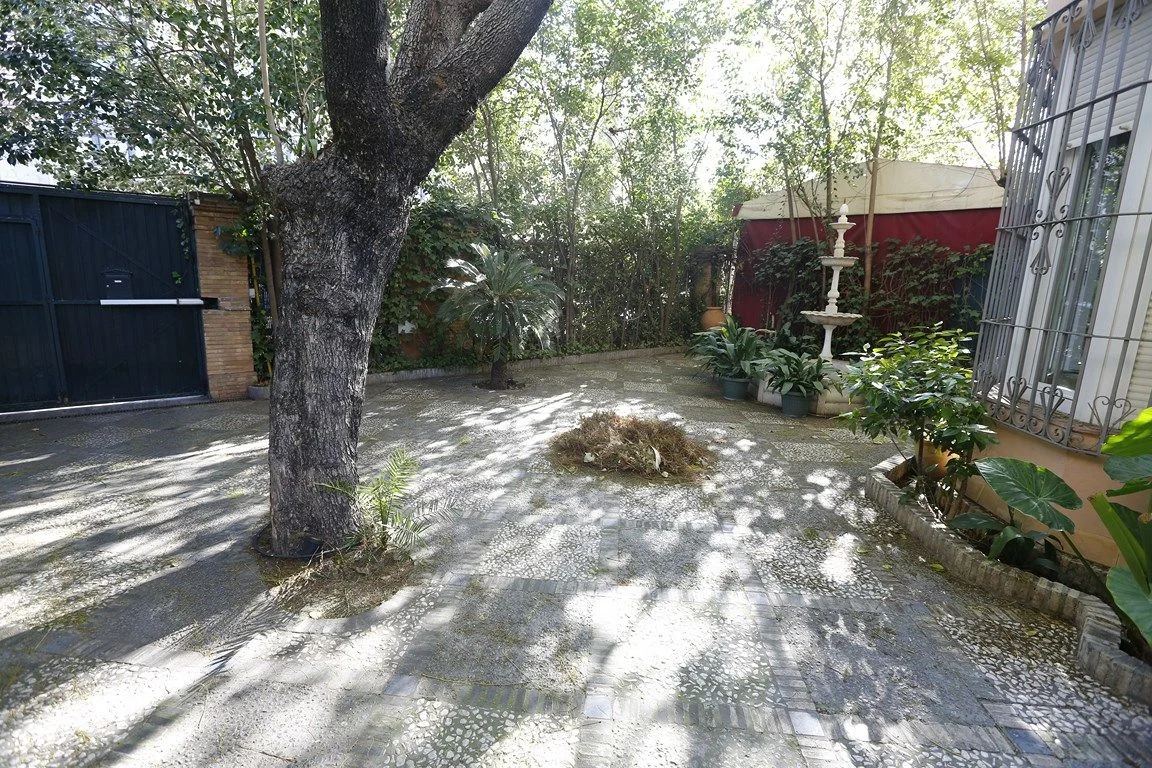 Large Andalusian house, 10 bedrooms