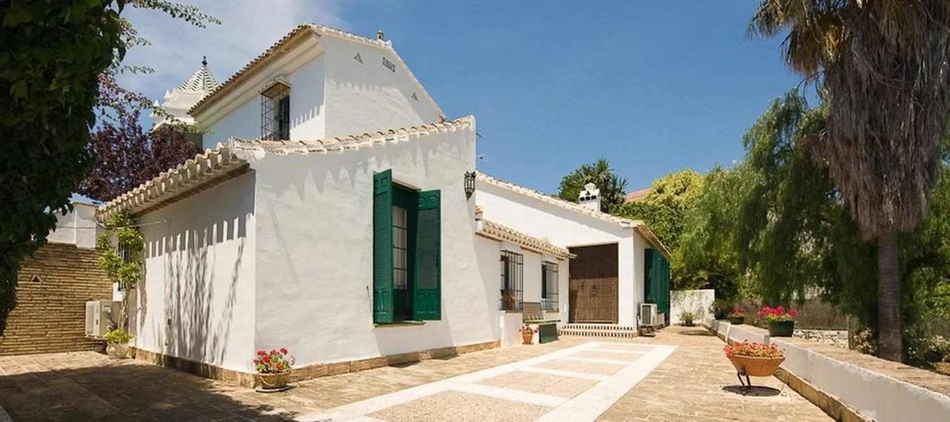 Andalusian sea villa with 5 bedrooms