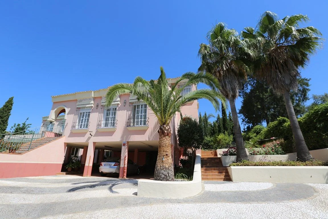 Chalet setentero cerca de Sevilla, 5 dormitorios
