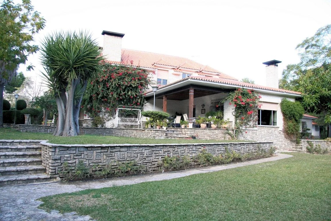 Villa con gran jardín cerca de Vista Hermosa