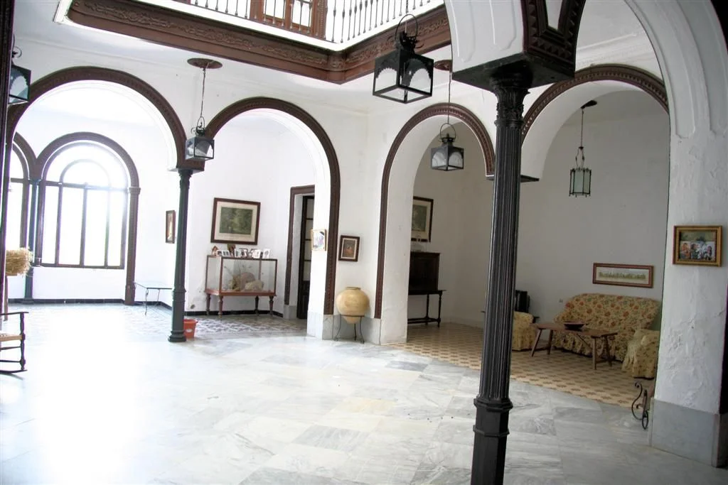 Historic manor house with 10 bedrooms