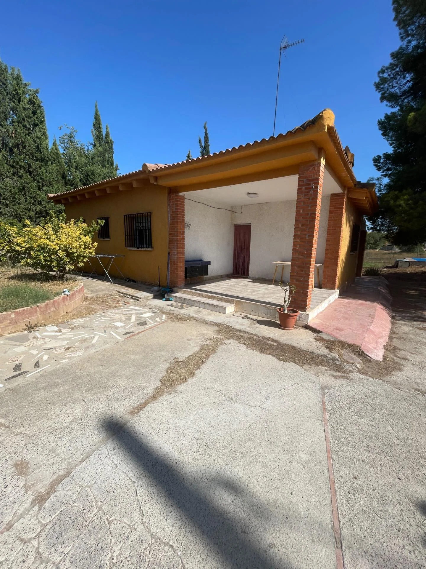 Chalet with private pool, 1,400 m² plot