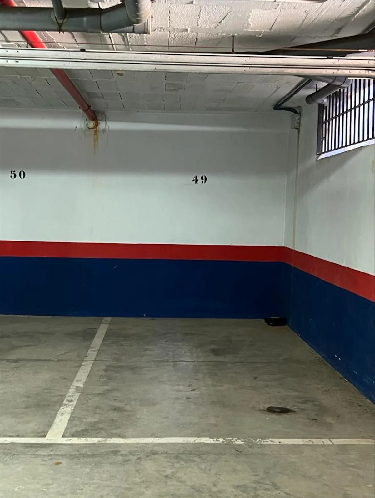 Private garage with storage in Casares