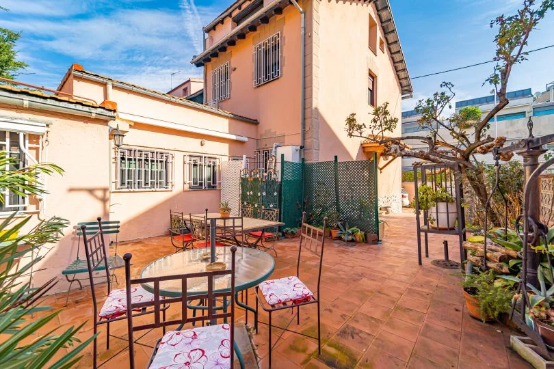 Chalet adosado en Chamartín con cinco dormitorios