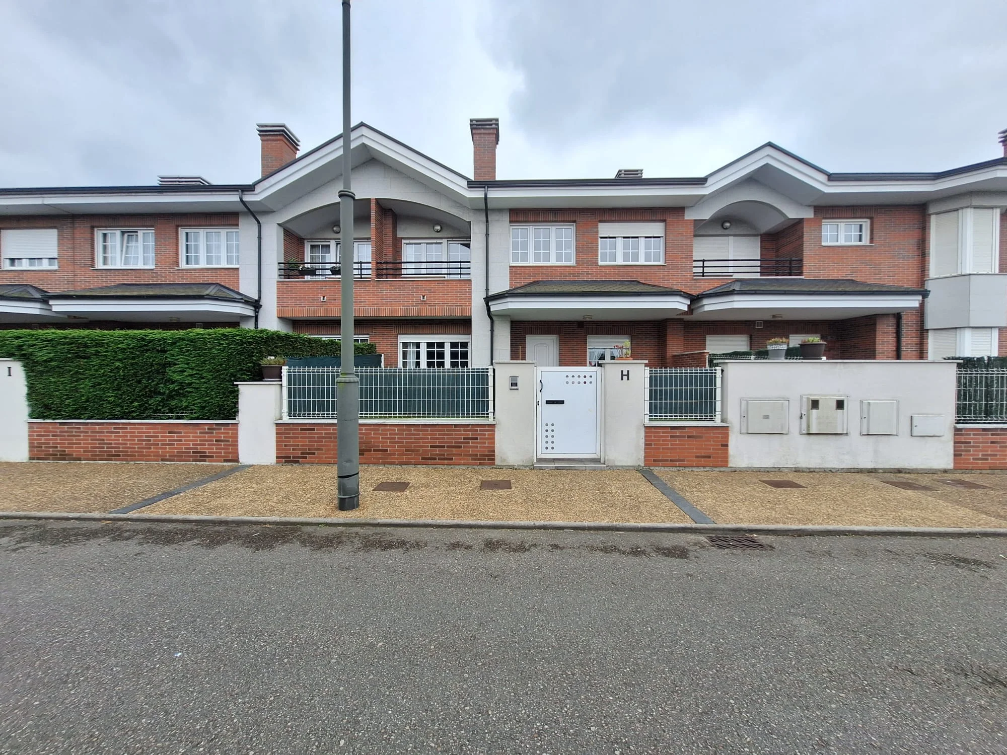 Three-floor townhouse with four bedrooms