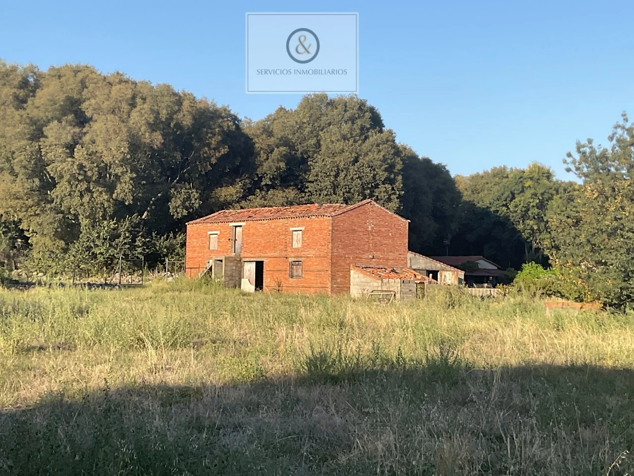 Finca rústica con parcela de 2.950 m²