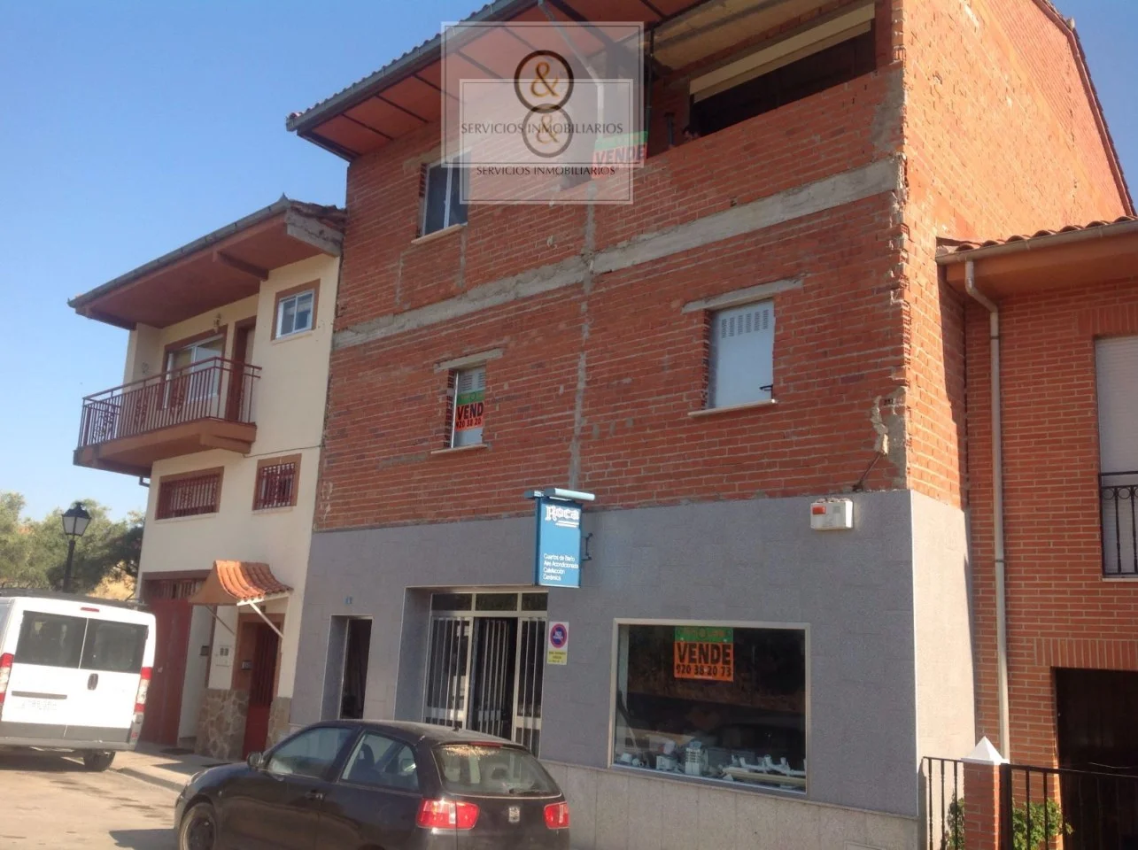 Edificio en Candeleda con tres unidades