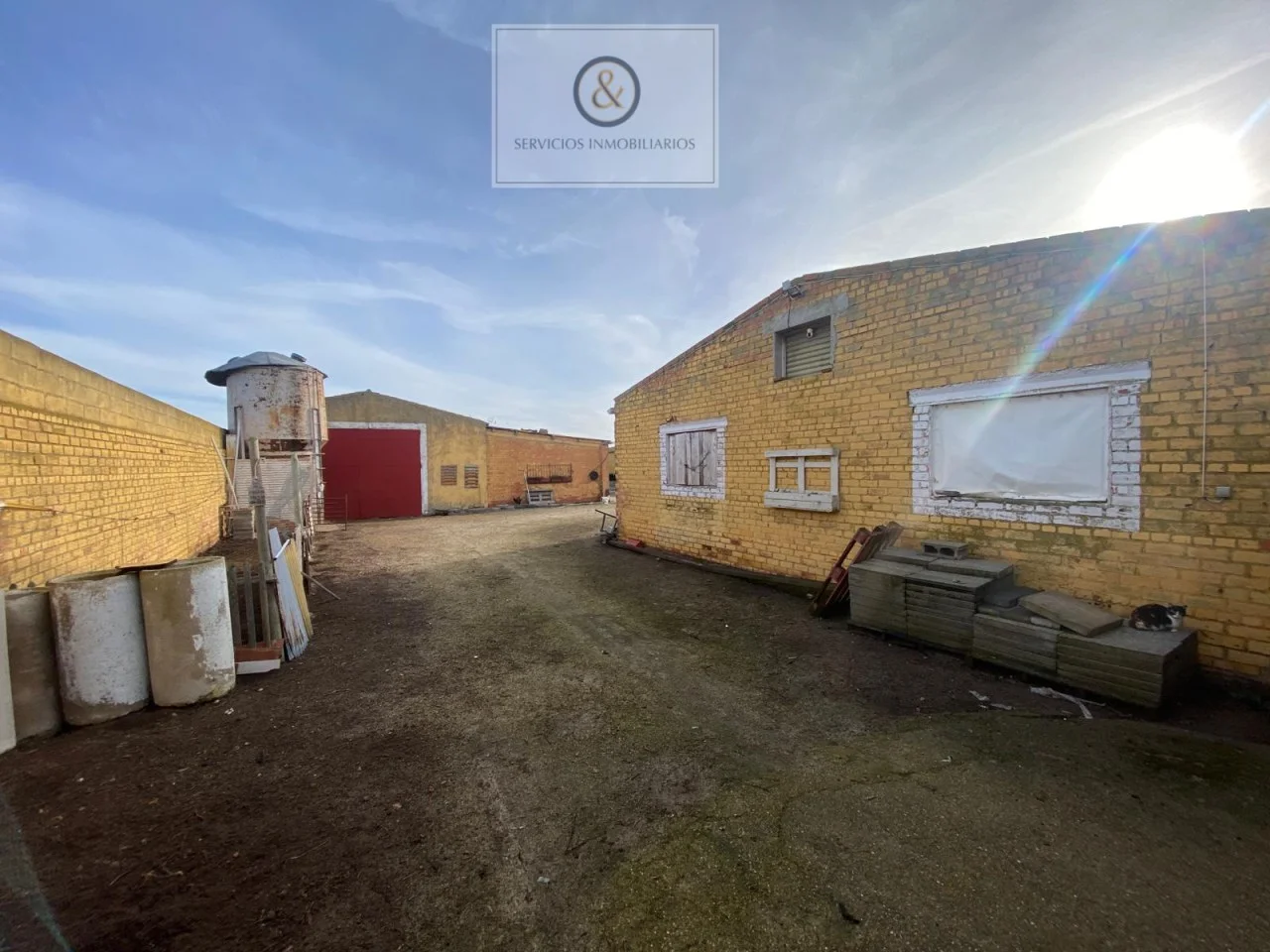 Rural estate with livestock facilities